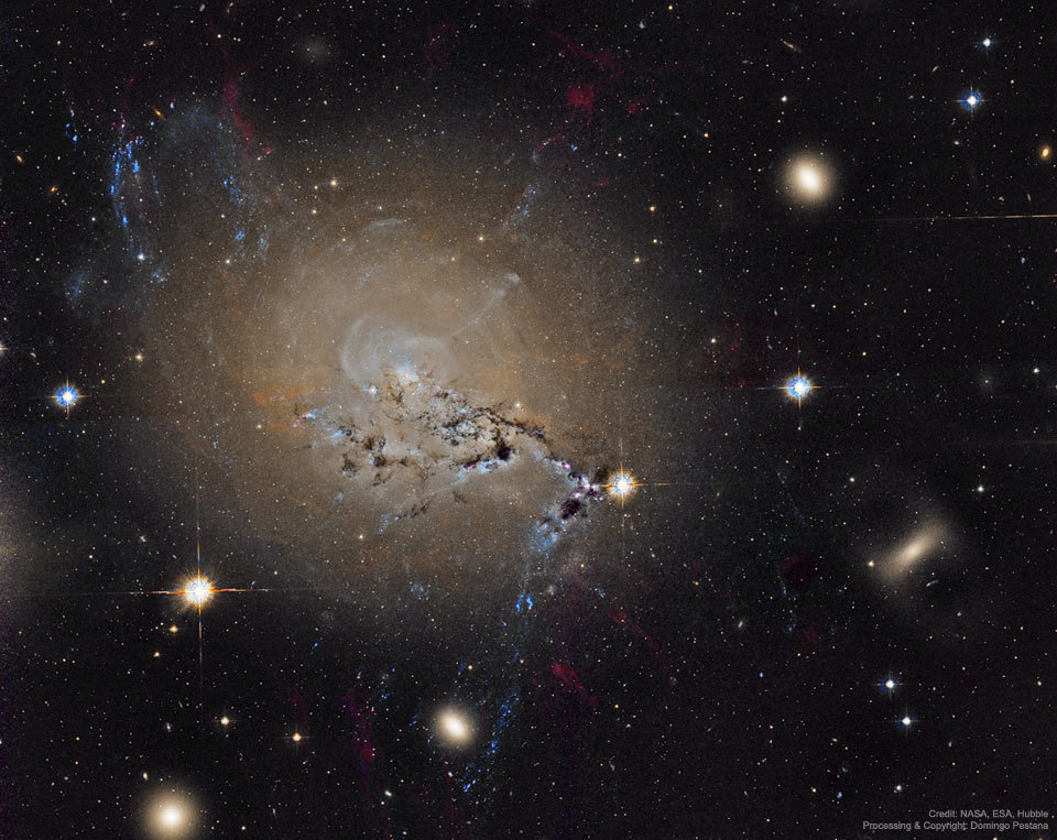 #每天一天文图# 活跃星系NGC 1275的纤维结构 ​​​