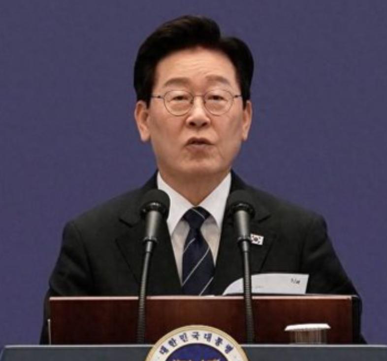 外交裂痕彻底爆发！韩国愤然召回驻乌大使，乌克兰主动示好求和难挽僵局。

就在20