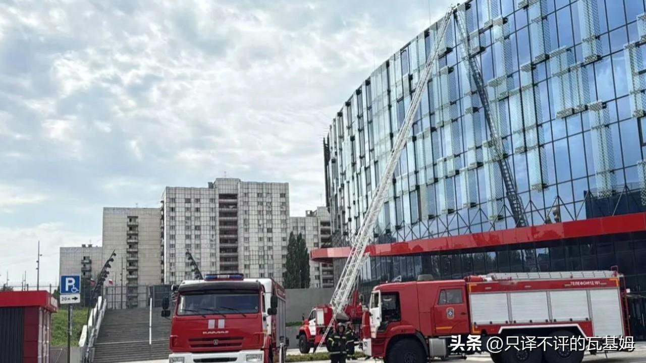 突发！俄罗斯政府大楼遭乌军无人机攻击！2025年9月10日，俄罗斯别尔哥罗德州州