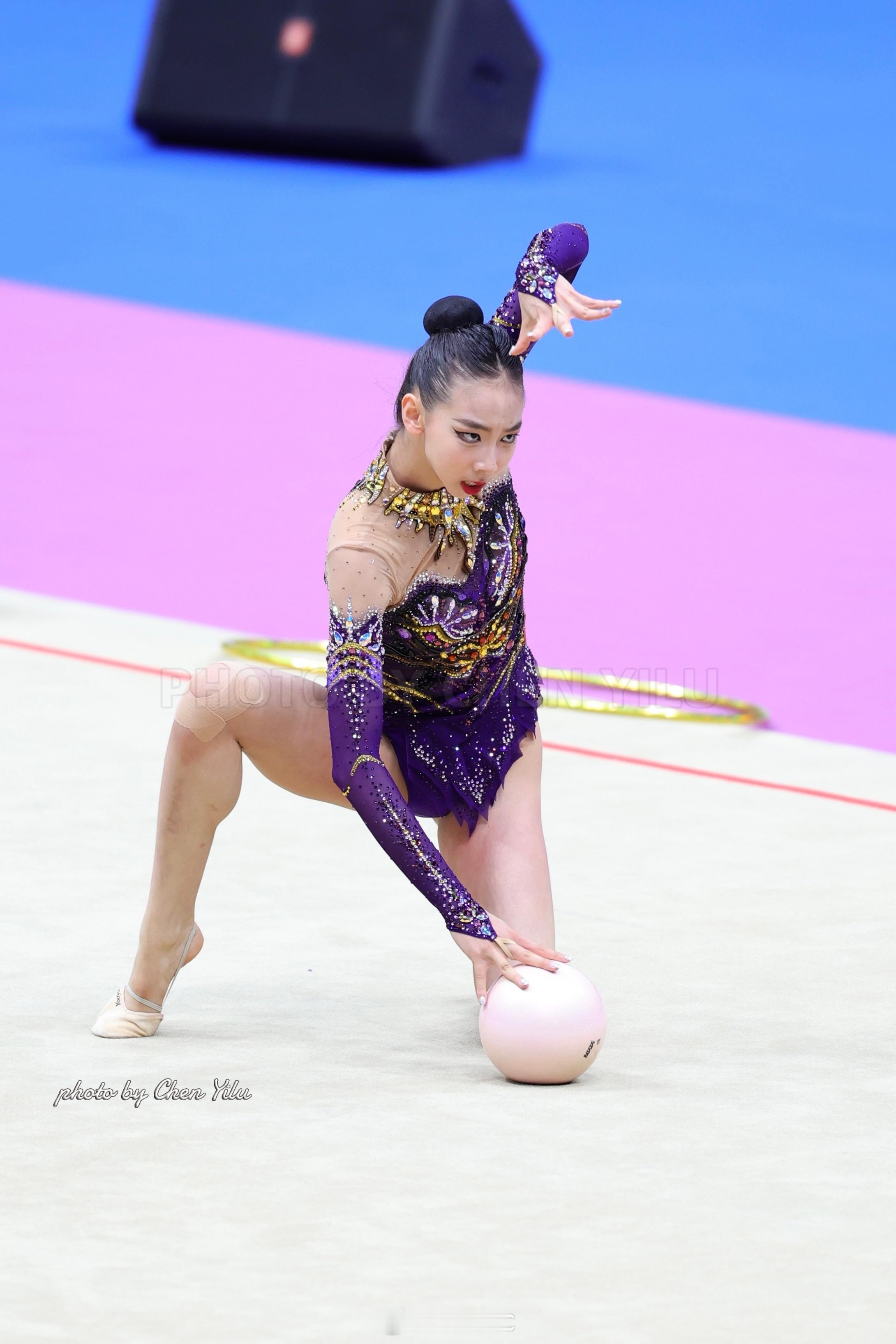 2026年世界体操联合会艺术体操世界挑战杯 北京站前两个比赛日资格赛上的圈球棒带
