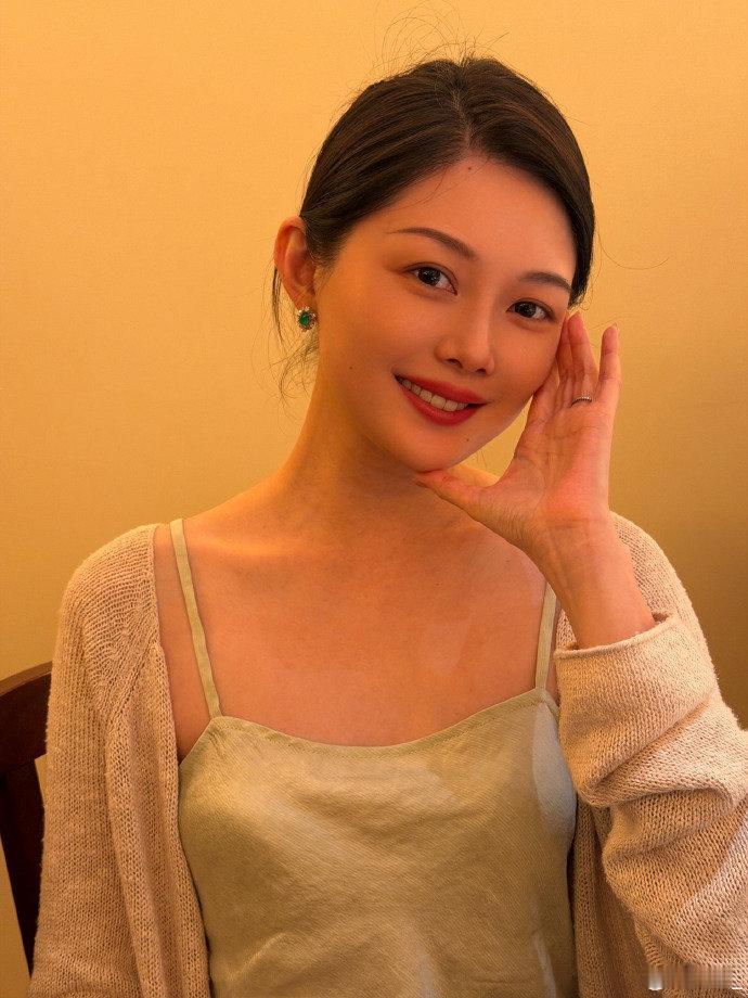 晚晚晒于正拍的自己于正回复晚晚 哇！ 晚晚晒于正拍的自己于正回复晚晚啥时候合体直
