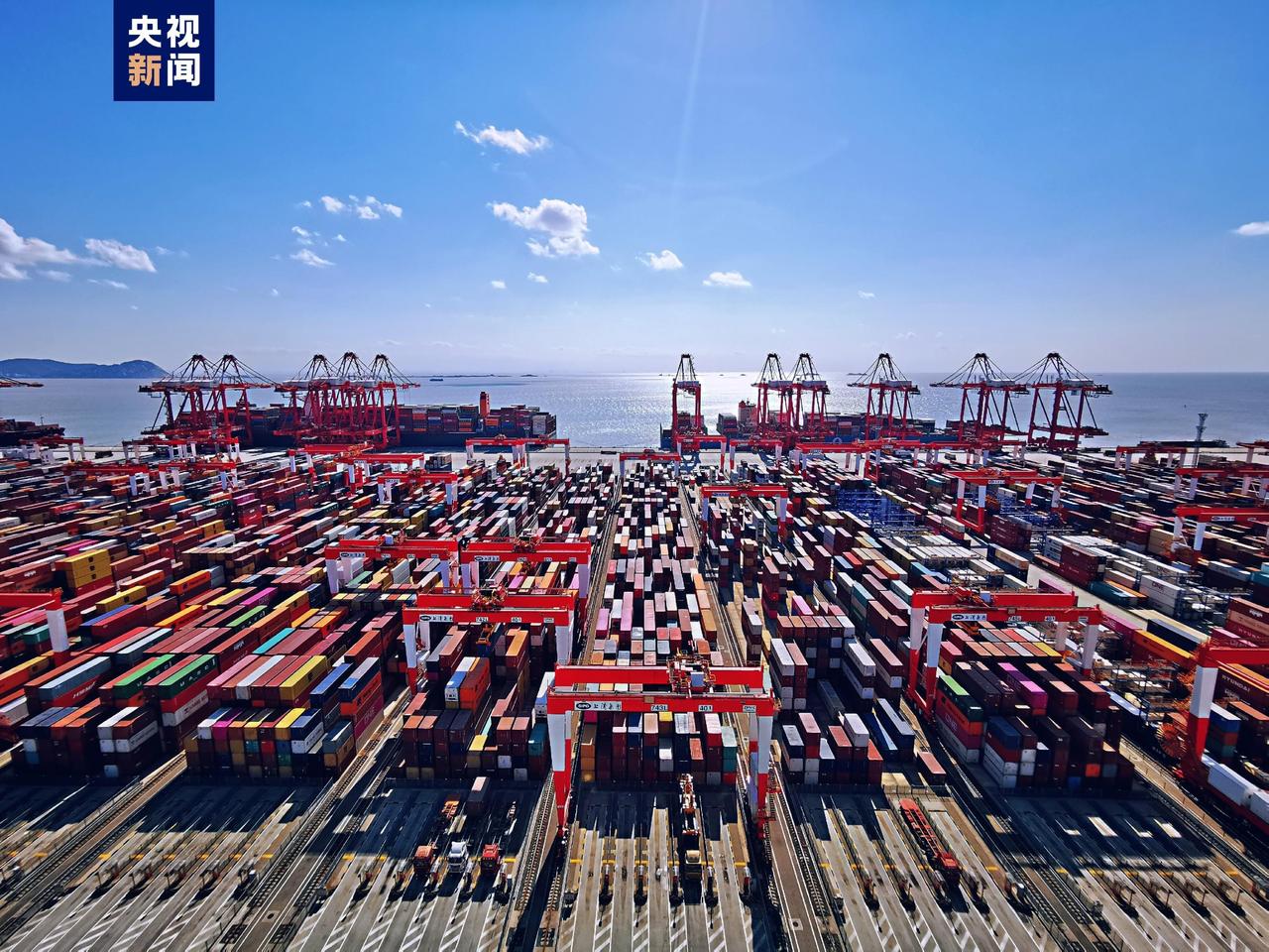 中国不仅要做制造业第一大国，更要做第一消费大国。
今年，中国将多举措扩大进口，支