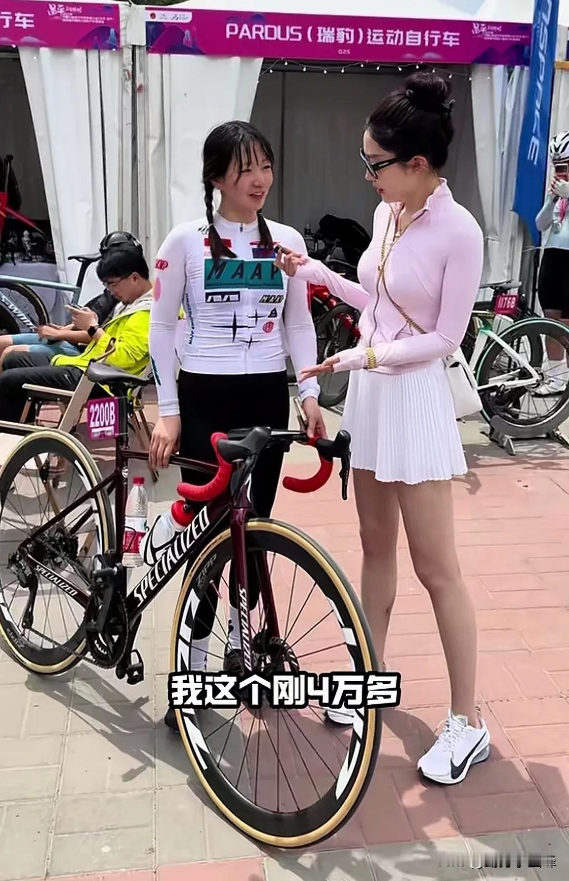 一辆自行车，十几万、100万？
抱歉，看来我的格局还是太小了！
之前都说骑行圈很