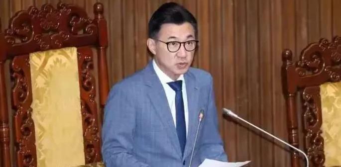 自賴清德就職以來，面對立法院席次“雙少數”的困境，他非但未選擇與在野黨耐心對話與