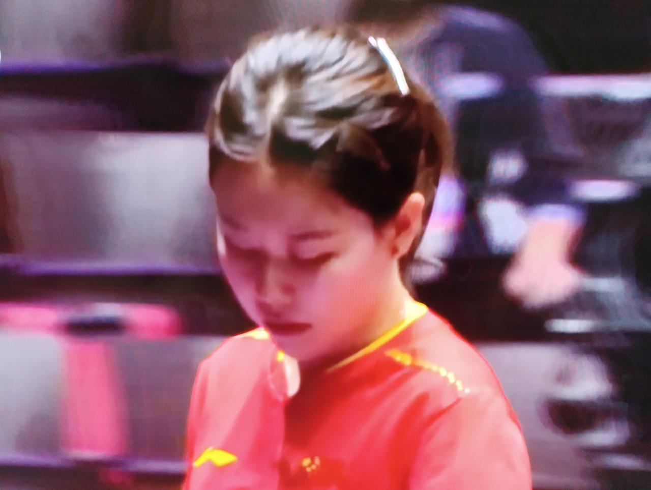 第一局陈幸同🇨🇳7-11不敌斯佐科斯🇷🇴 ​​​！
斯佐科斯反手跟正手拉