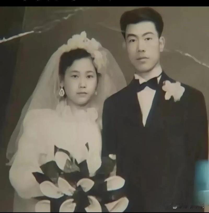 杨少华说：我老婆从来不看我演的相声，因为她说我在台上一会装男，一会装女，她不忍心
