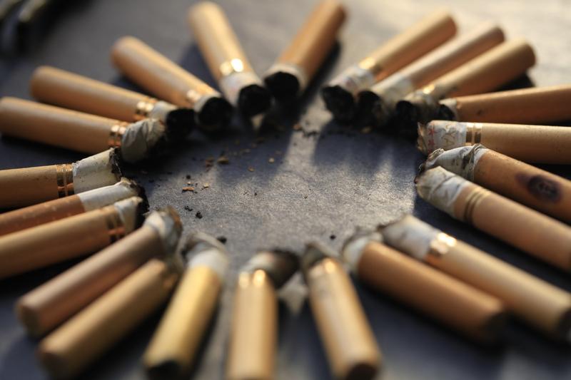 一支烟头，牵出30年前两起命案凶手！案涉贩毒、抢劫、杀人近日，警方在处理一起普通