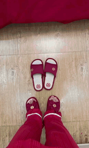 我开始以为重点是拖鞋