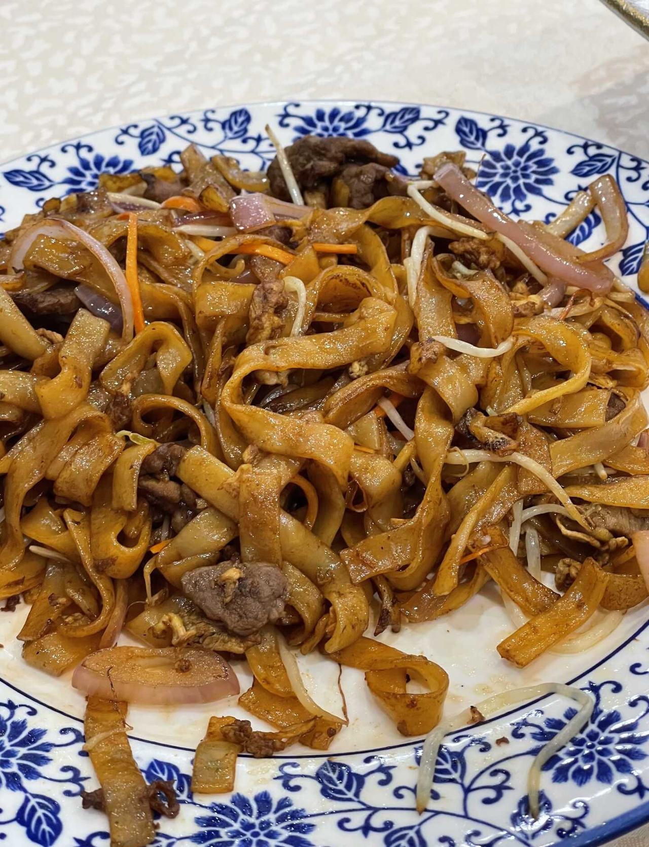 广州大学城吃饭05（美味粤菜版）
南亭粤味测评
已经是第二次来了
排骨都没来得及