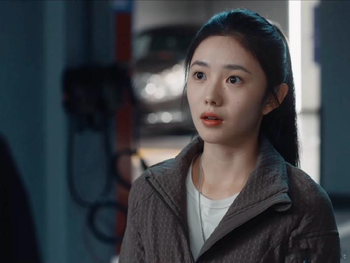 “一番大女人” 的故事在《七根心简》中跌宕起伏，官微编辑用文字记录每个瞬间。那些