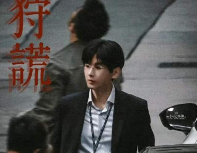 成毅官宣《狩谎》！挑战天才心理学家，港风悬疑未播先热