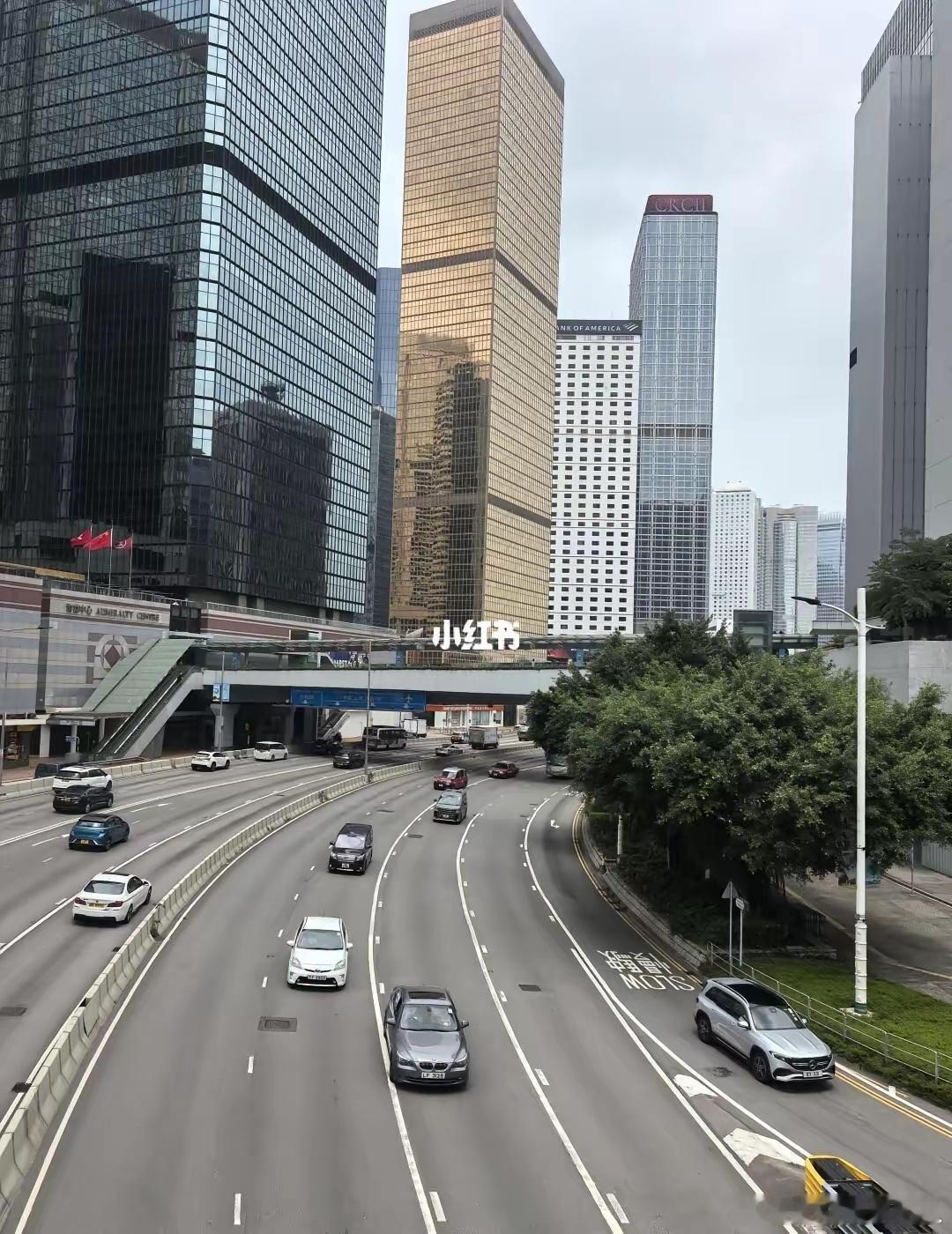我最爱香港的一点，就是街上没有到处都是的电动车！ ​​​