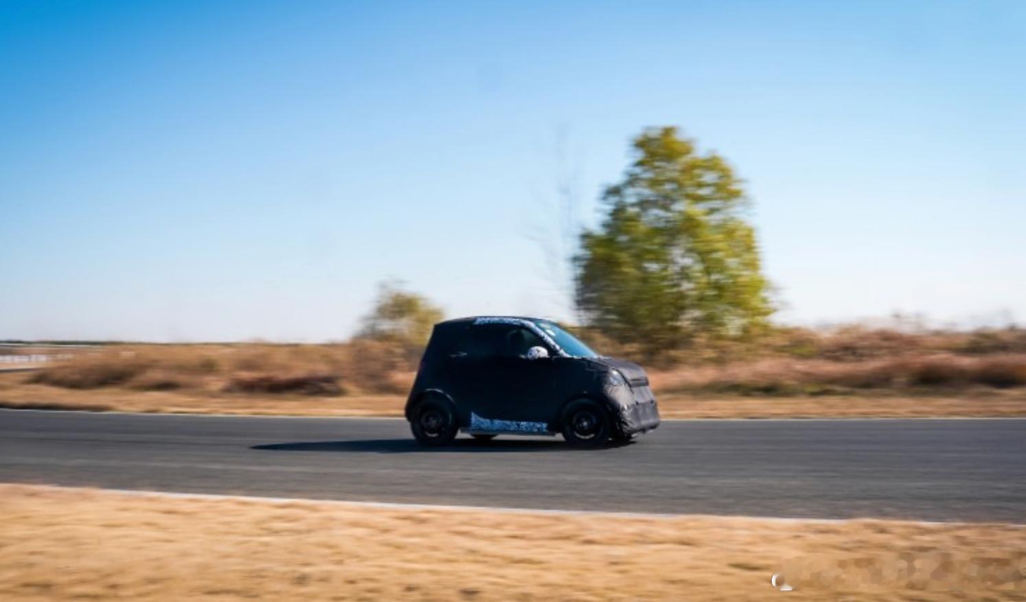 smart总算干点正事了smart精灵2官方谍照公布，回归经典微型车设计由梅赛德