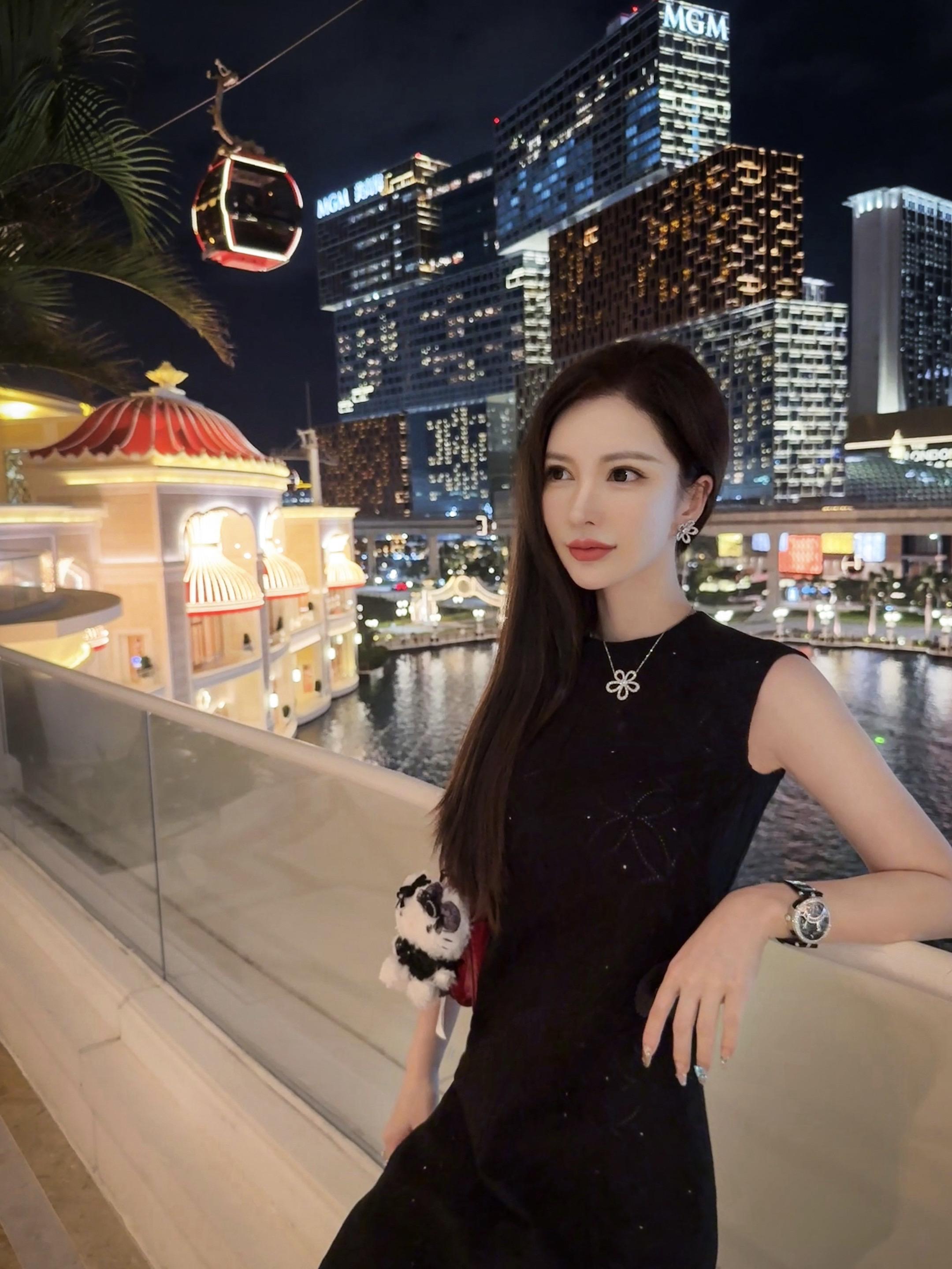 我全世界最想待的地方，就是你在身边～不给糖，就捣乱～