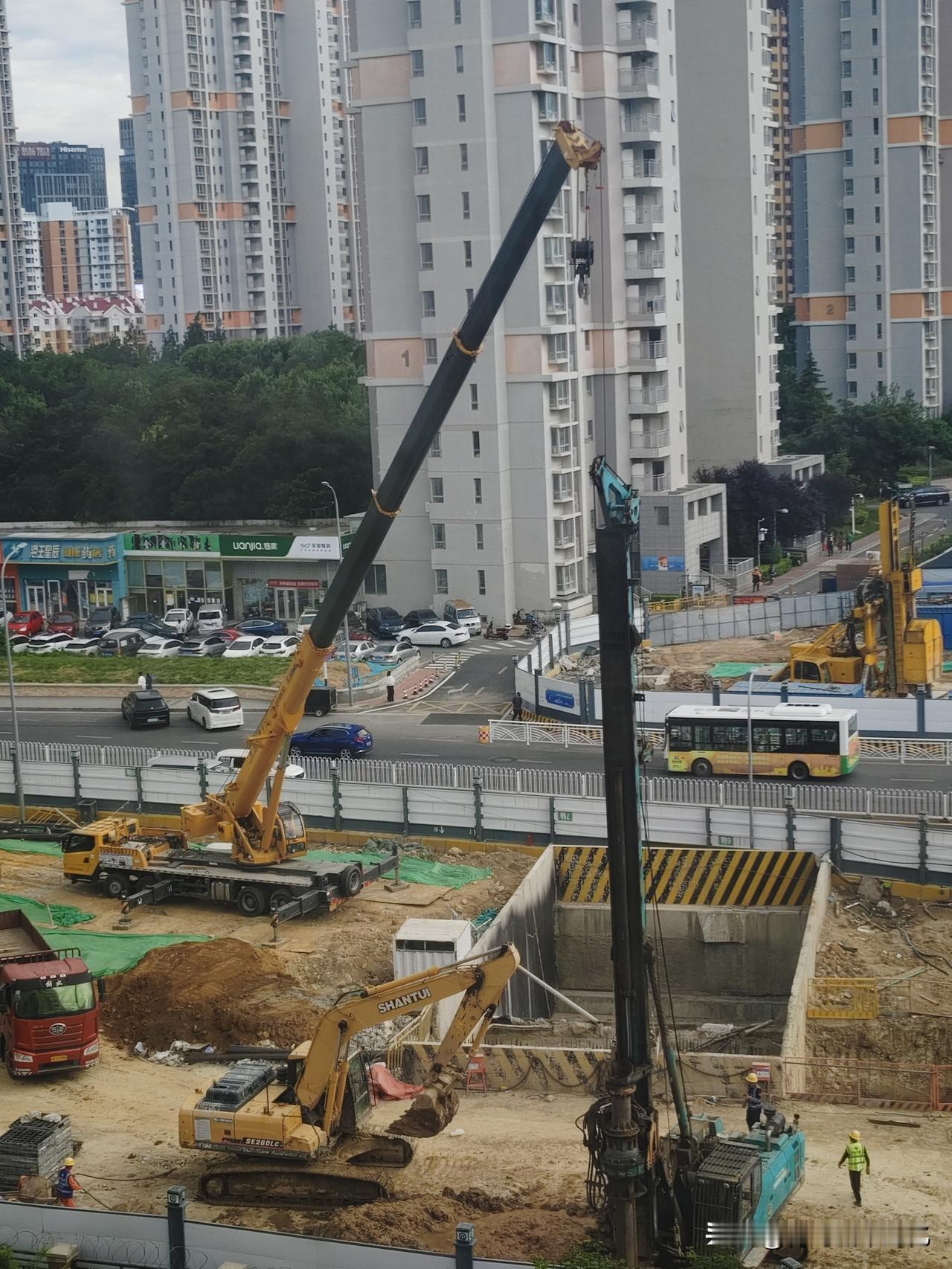 合肥悄然切换“静音模式”助力高考青岛地铁轰隆隆般的施工声，打脸高考前静音模式！（