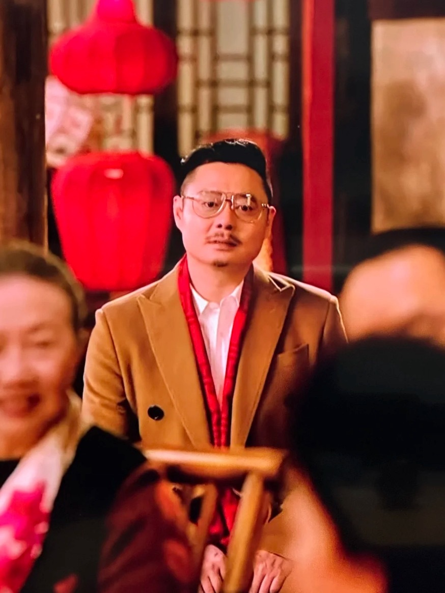 元宵晚会叶经理唱歌叶经理，是你吗叶经理？妈耶有一种为了拉赛车经费接单表演节目的诙