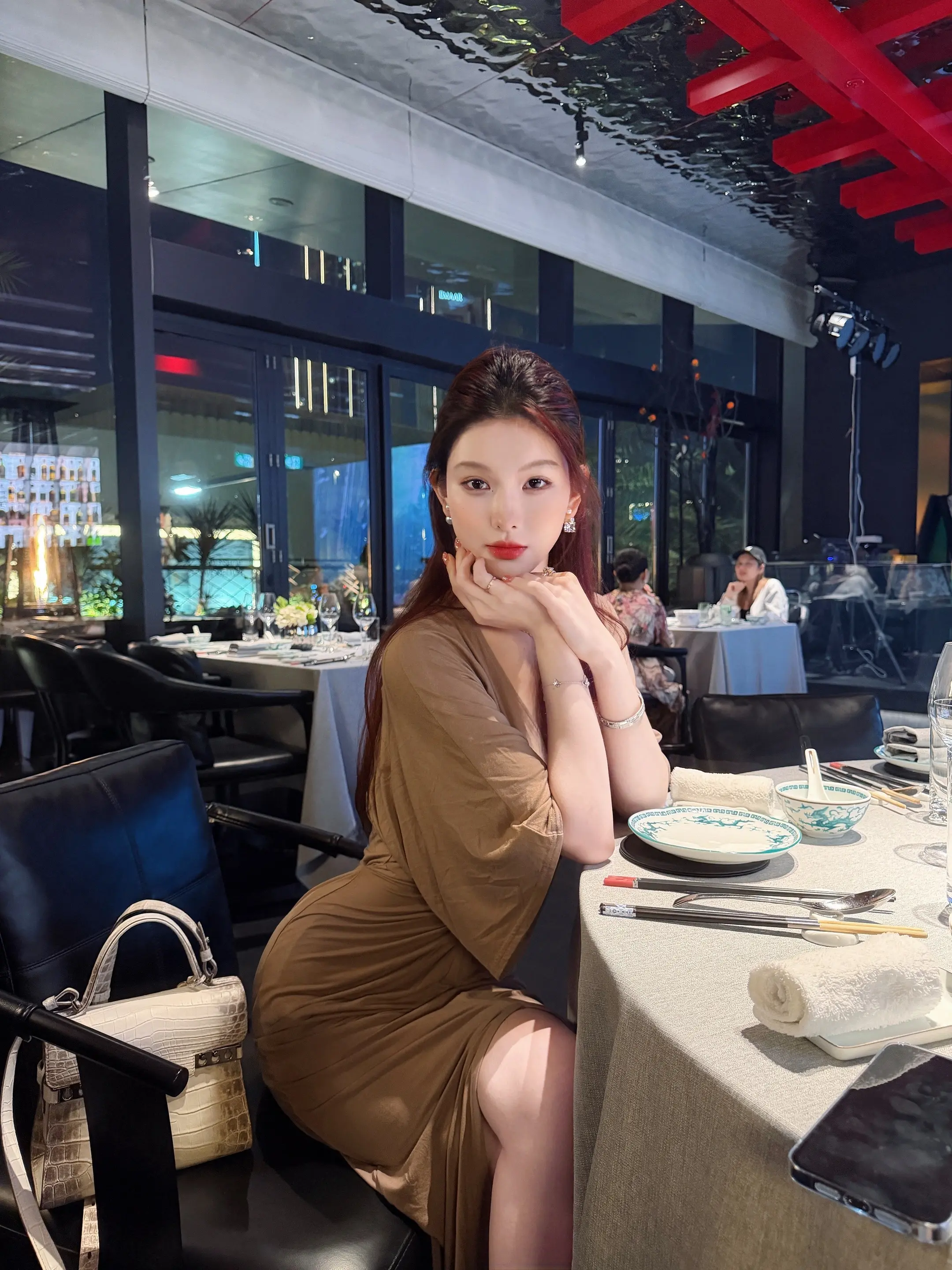 漂亮女人不发脾气只发财
