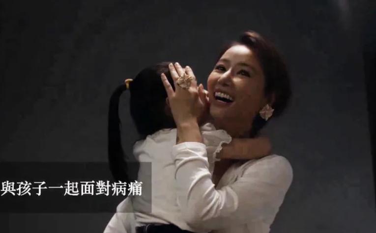 霍建华已经重新复工，林心如也带着女儿拍公益广告。
此前，林心如曾公开斥责外界曝光