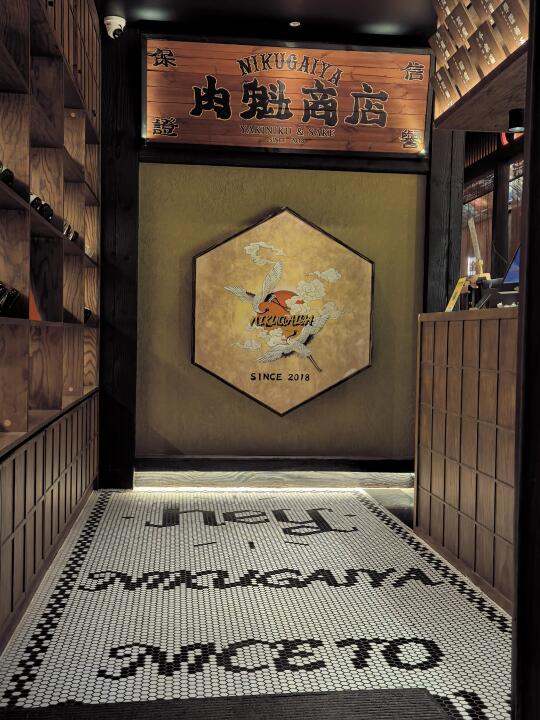 西安！一场冰雹躲进了日式肉魁屋