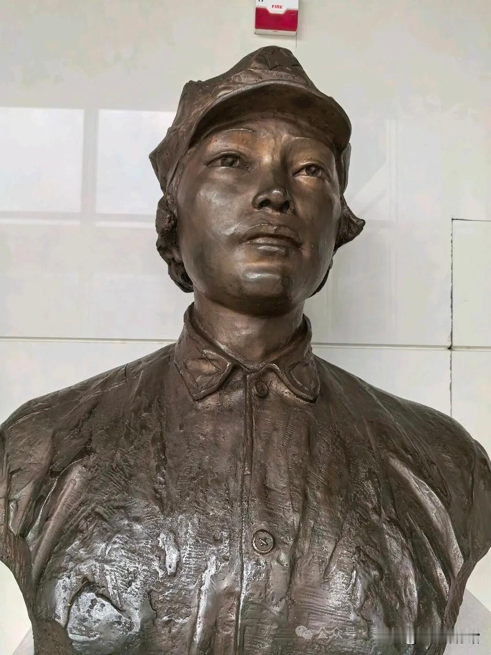 井冈山巾帼英雄——康克清
在烽火连天的井冈山革命画卷中，康克清是不可忘却的巾帼战
