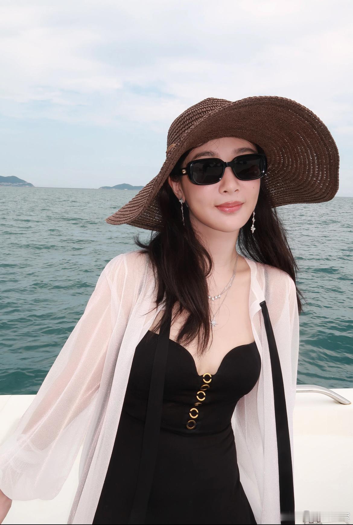 杨紫[超话]杨紫家业 yz杨紫李祯 "你是仲夏的黄昏融化了炙热的爱意你是春秋的黎