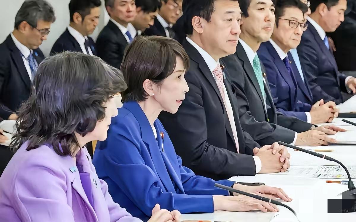 日本喊话中国碰壁，场面有点尴尬。首相一边说要对话，一边却连基本的诚意都拿不出——