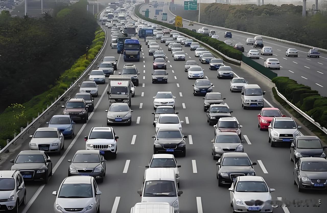 今天是大年初二，好多人已经开始陆续返程工作，这个年就这样过完了，内心有些莫名的失