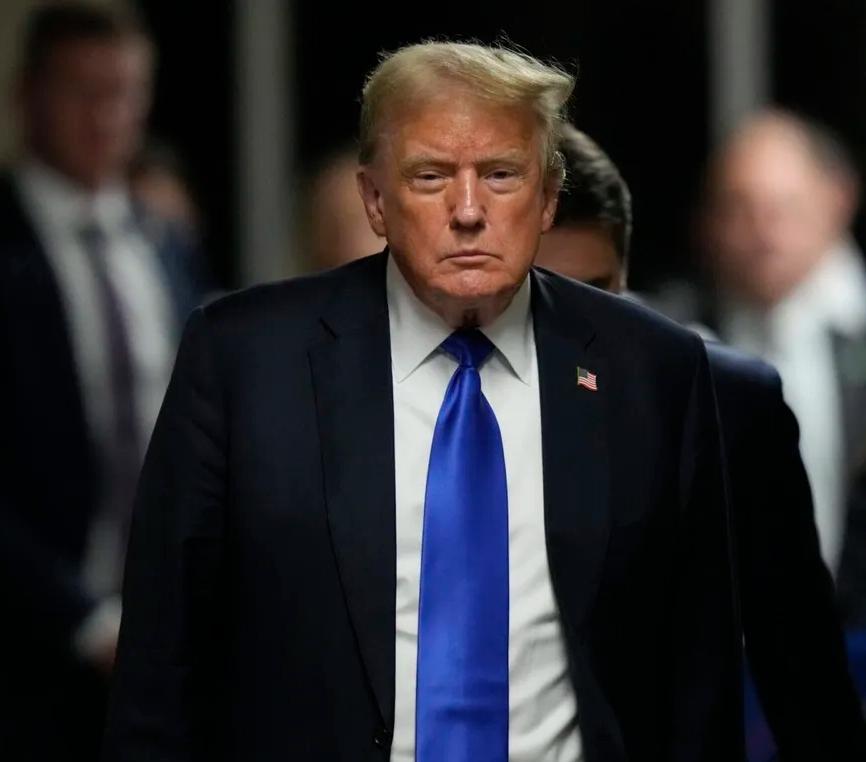 近日，美国总统特朗普再次展现他一贯的风格，这一次他将矛头对准了老对手《纽约时报》