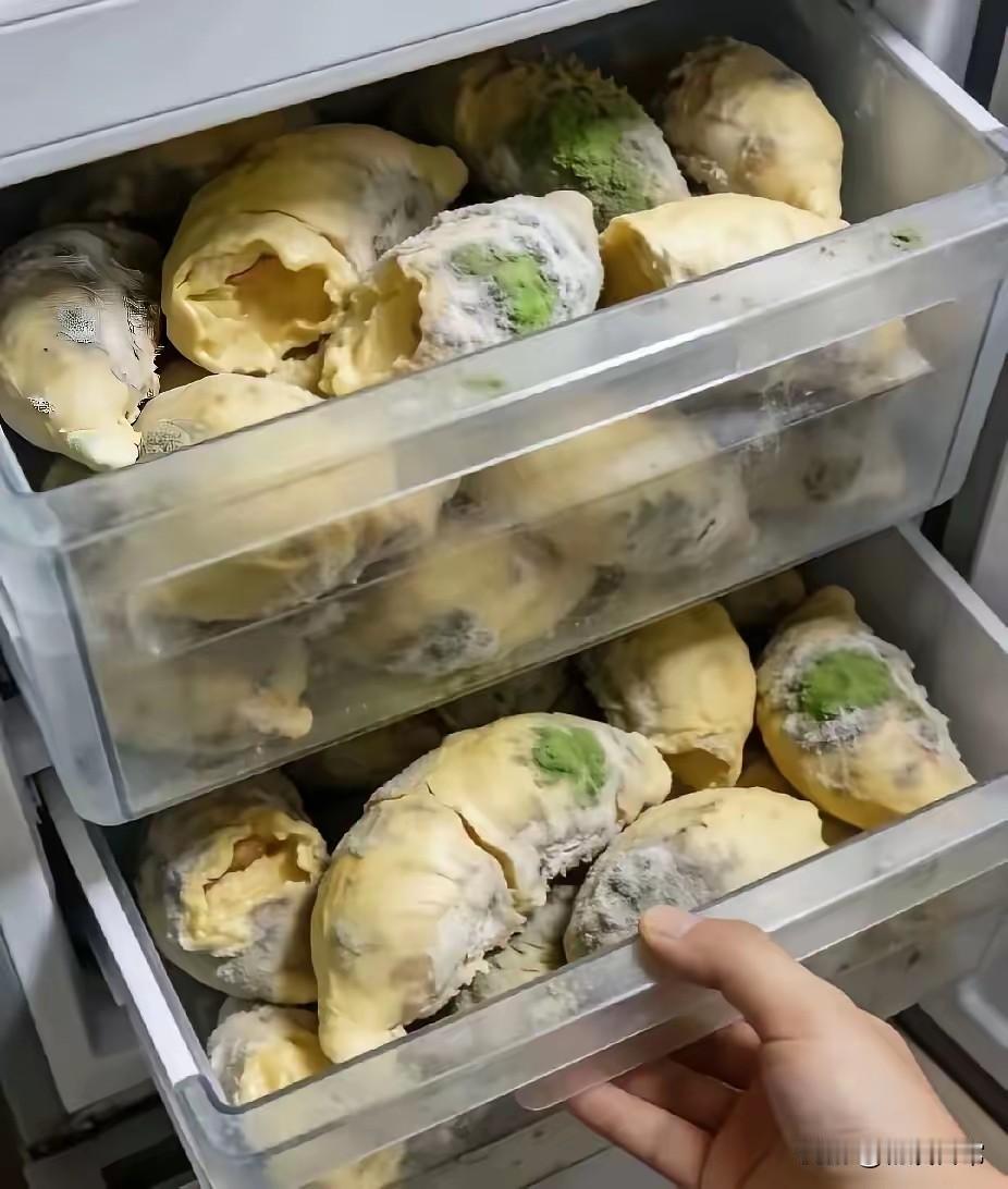 这样买榴莲的女人，你们说他是省钱？还是浪费了钱？

在网上看到一位网友发头条，说