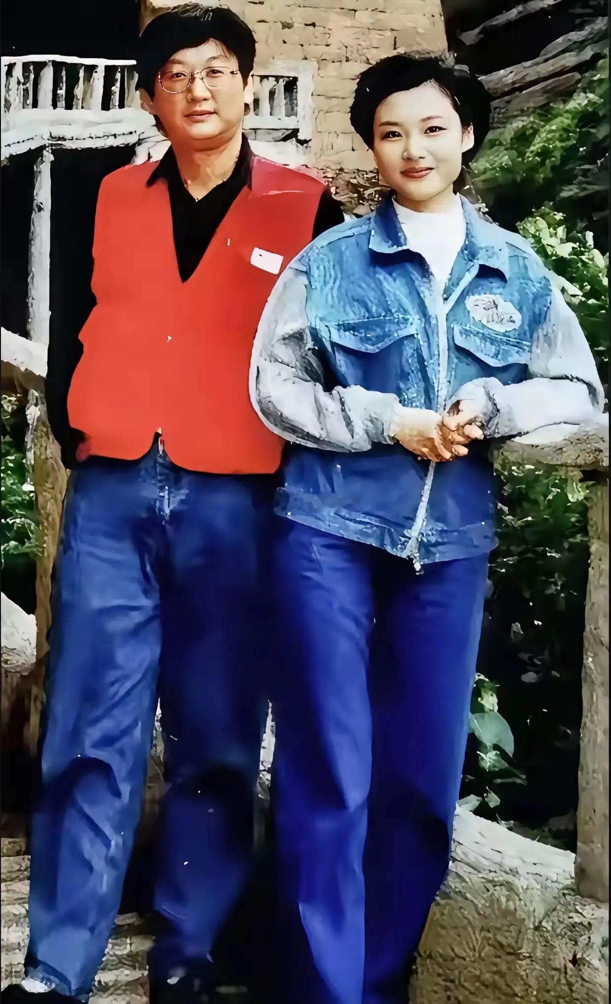 姚科与周涛离婚24年依然单身，姚科已于 2023 年正式退休，目前在北京享受悠闲