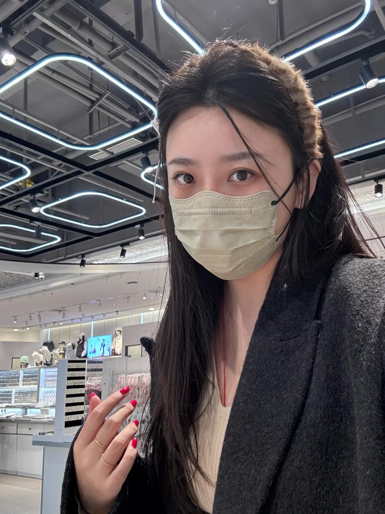 早啊，闺蜜问我她看起来像多大的，你们觉得呢