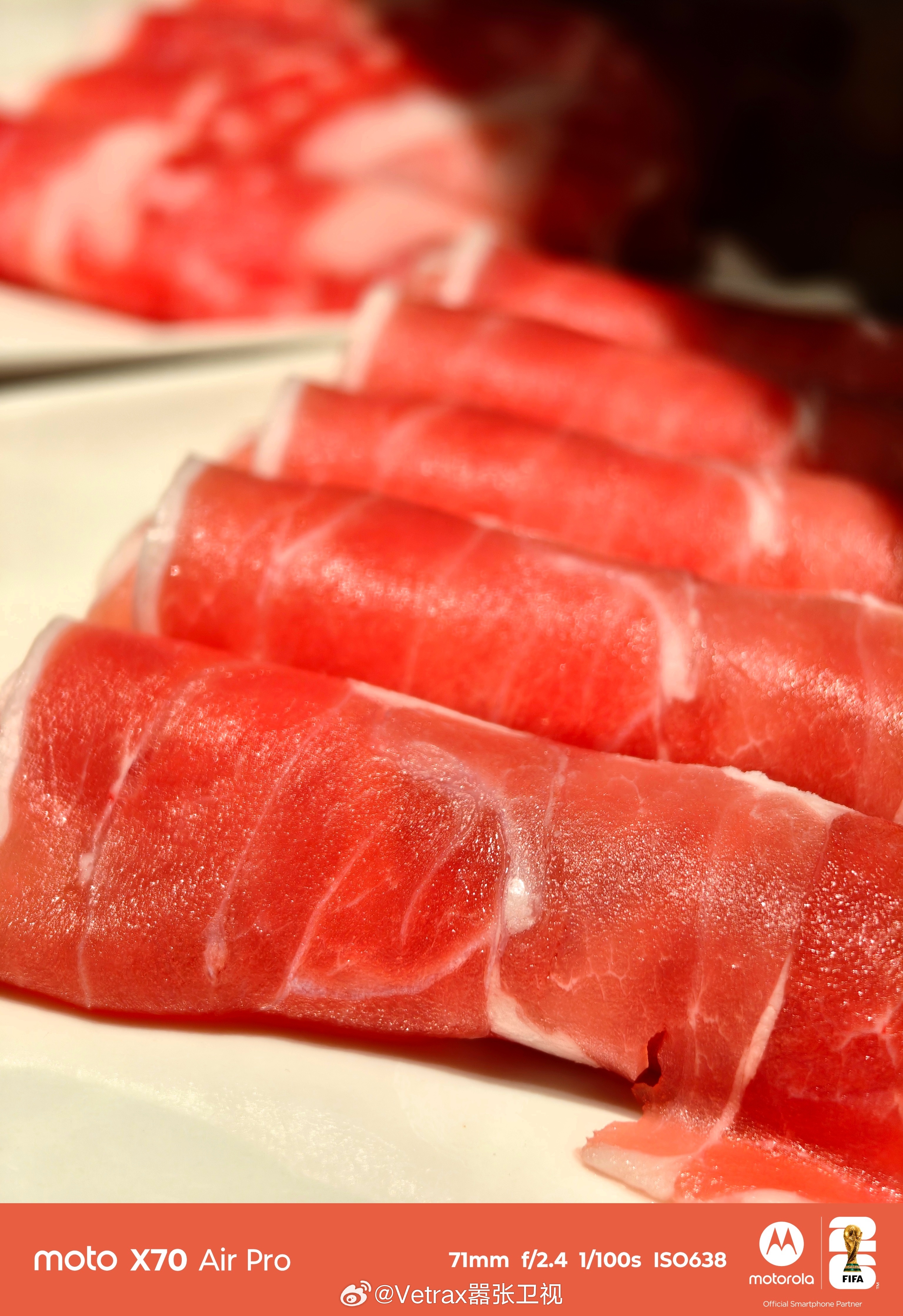 海底捞的店员说今天已经忙了一整天了，从上午到晚上一直在排队……进来的时候海底捞正