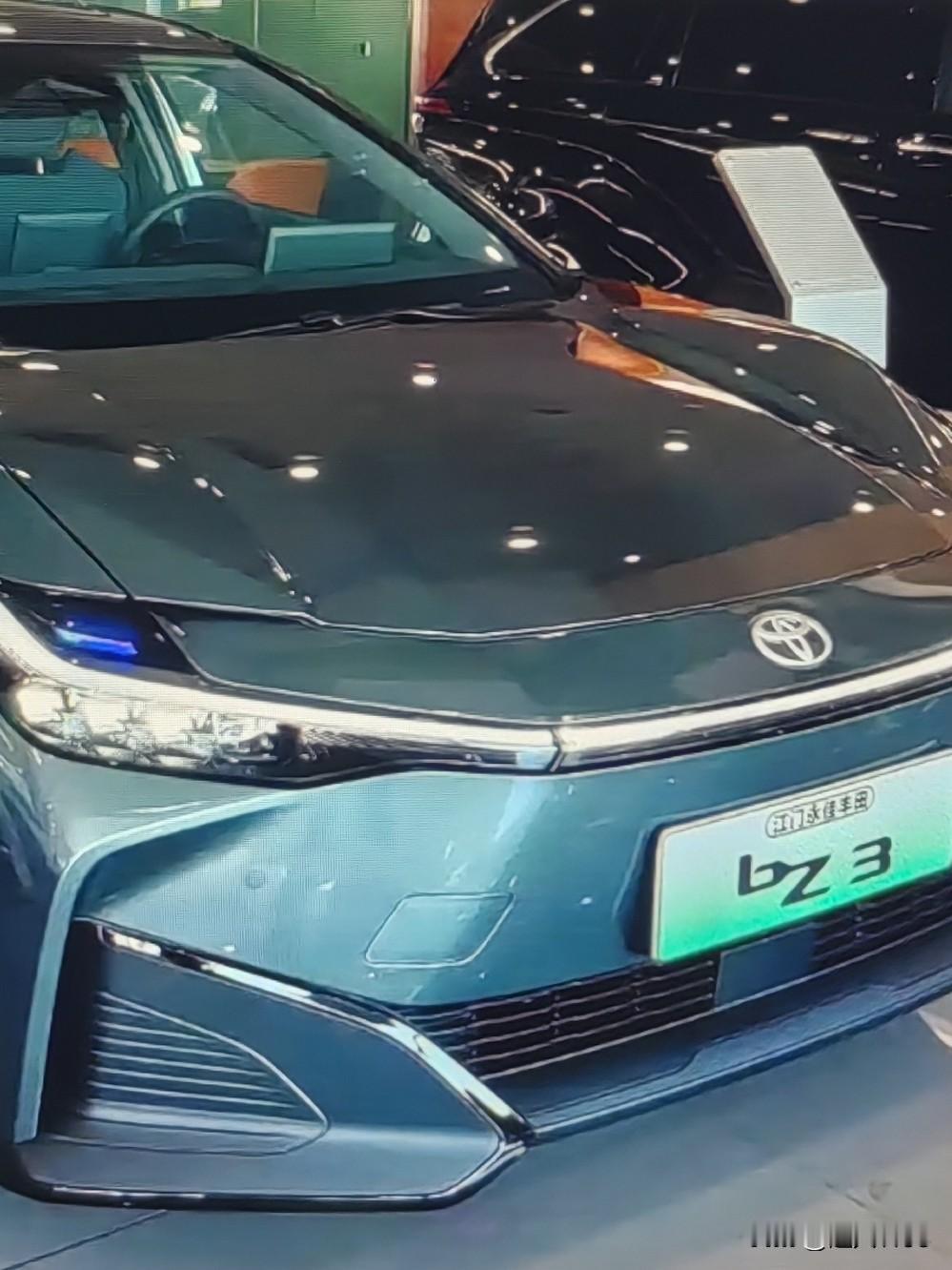 一汽丰田高品质的B级纯电家轿，丰田bZ3智享家以限时焕新价9.38万元上市了！这