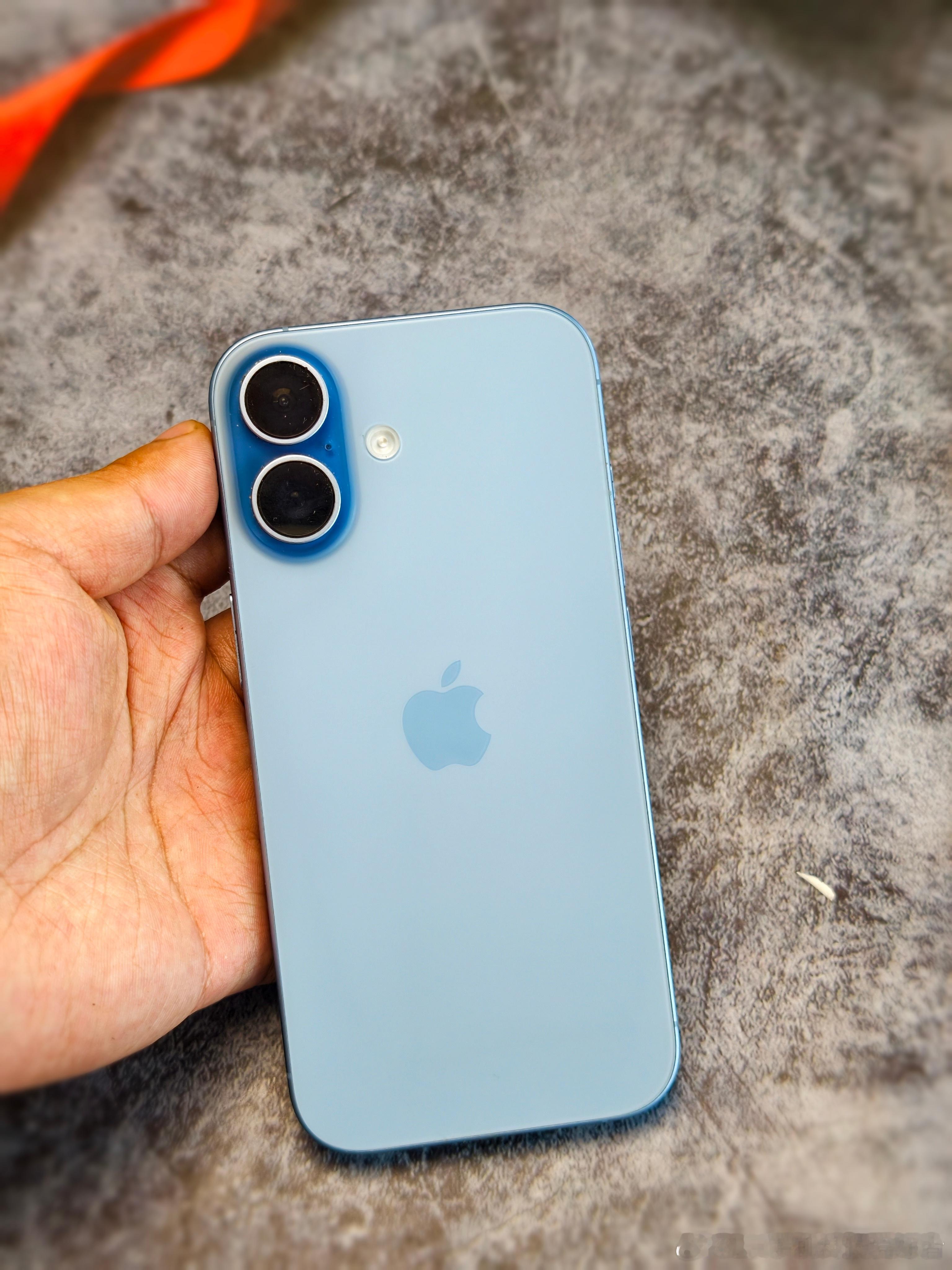 iPhone17用户升18值不值我就是iPhone17标准版用户，我对标准版iP