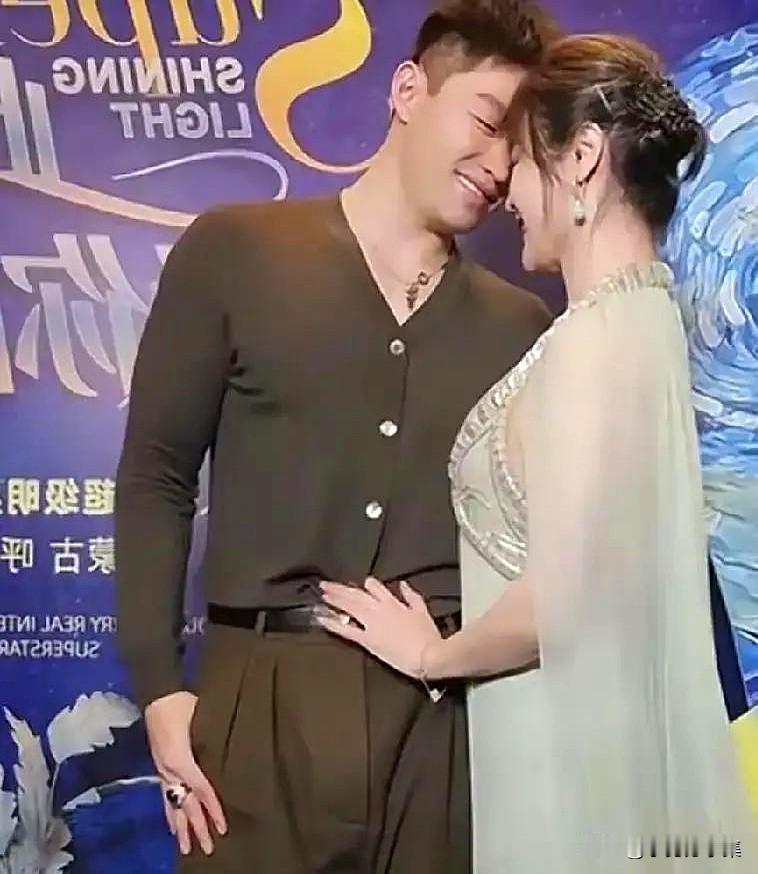 这段录音听得人脊背发凉。
那个口口声声叫着“宝宝”的小男友，张嘴就是爱马仕，每一