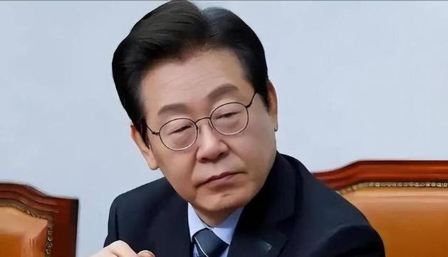 AI 热潮一路带火韩国半导体行业，可这泼天的富贵，并没有落到普通百姓手里，反倒狠