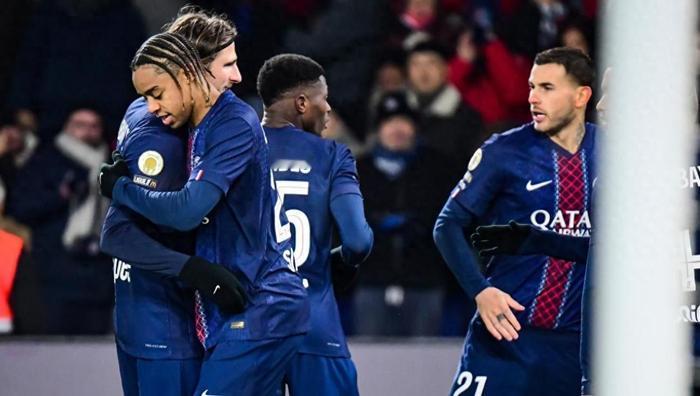 一场3-0让榜首易主，大巴黎30分登顶，韩国天才进球立功
法甲第13轮的一场比赛