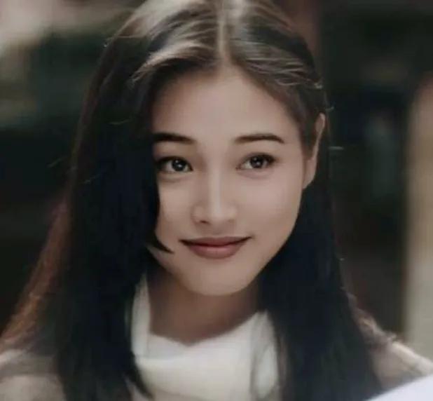 当年，张延拒绝了《粉红女郎》剧组的邀约，男友张锦程却说：“你演男人婆这个角色肯定