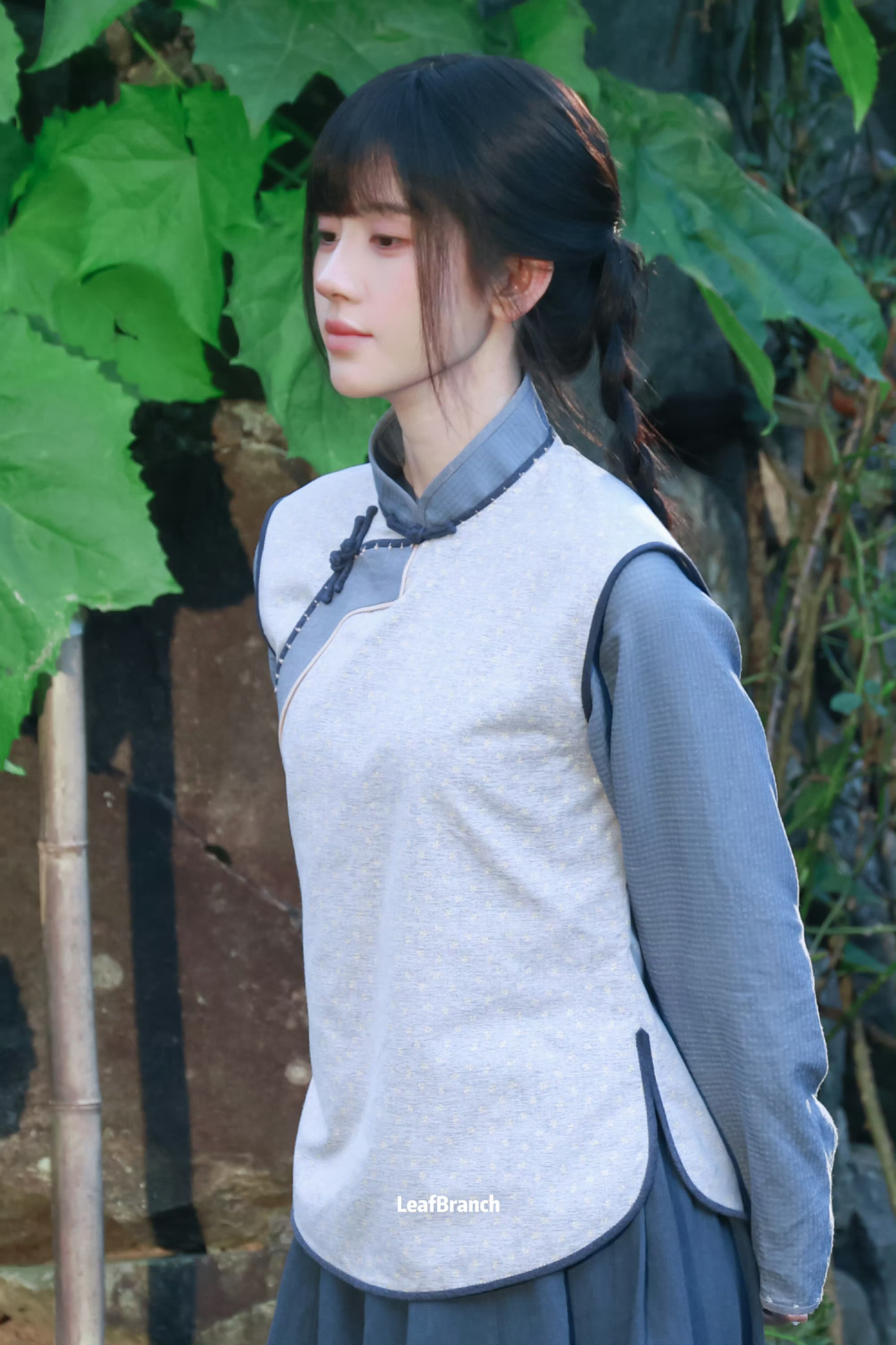 jjy鞠婧祎千香 jjy鞠婧祎姜黎非 “玫瑰之所以是玫瑰，是风与光的眷顾，更是视