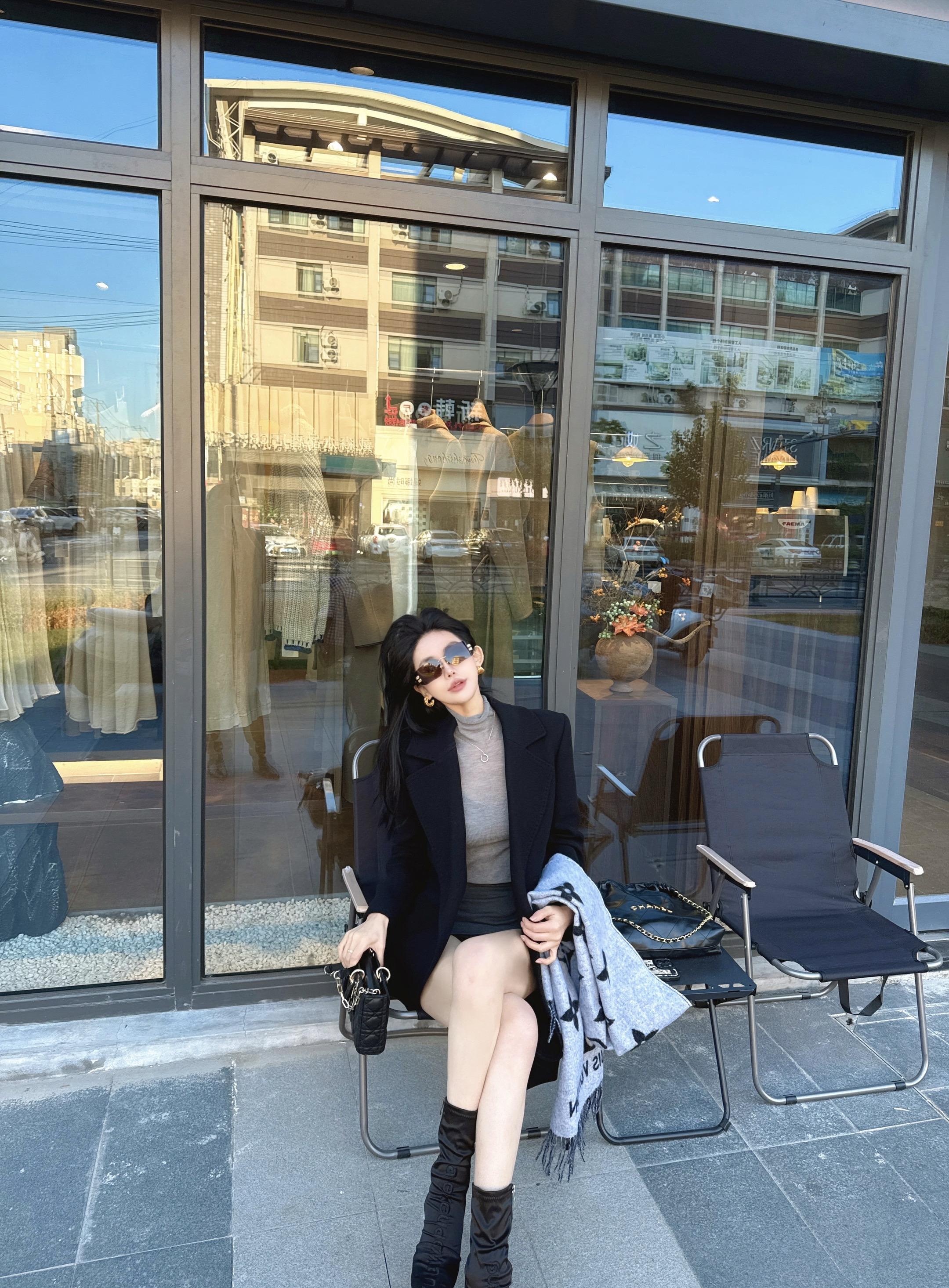 真正对你好的人，会在你看不见的地方给你力量，而不是在你看得见的地方，装模作样….