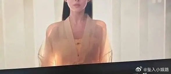 猜猜这个大女主是谁在垫肩 