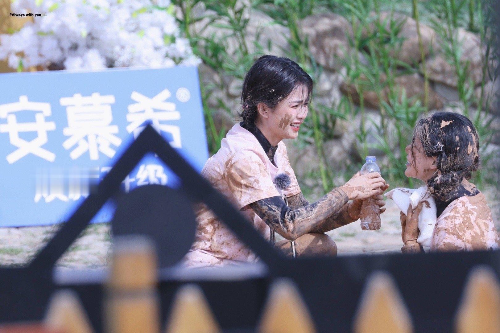 白鹿出道十年跑男占六年一张张图翻过去 名场面历历在目每一季不止一个出圈的程度，从