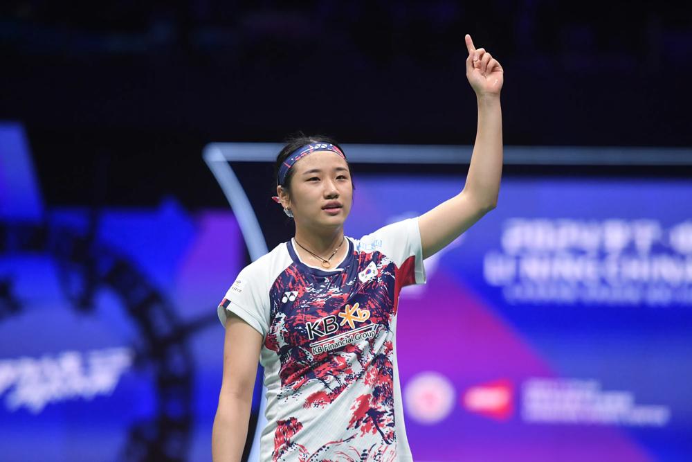 别再吹什么韩国队内战了。
我告诉你，安洗莹打沈有振，根本不是比赛，而是一场残酷