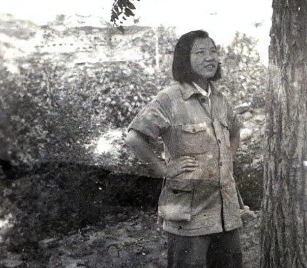 钱希均去看毛主席，提了一句“泽民不在了，照顾一下远志”。毛主席停了一下，说：“不