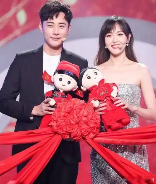 当年磕雷奕明和米朵，戏外竟真等到唐嫣罗晋的双向奔赴，之后的售后也很甜补要啊补要啊