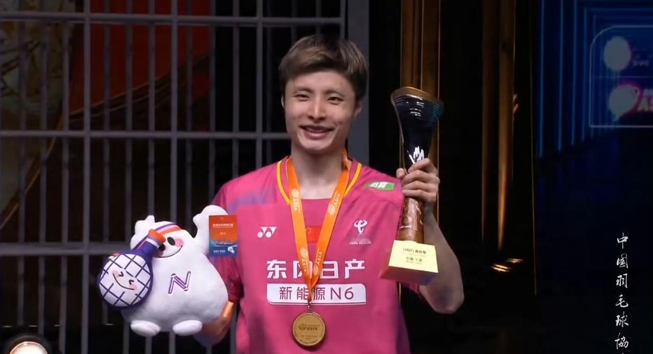 绝对实力，一路坦途！五个2-0，亚锦赛石宇奇强势夺冠。

羽毛球亚锦赛男单决赛，