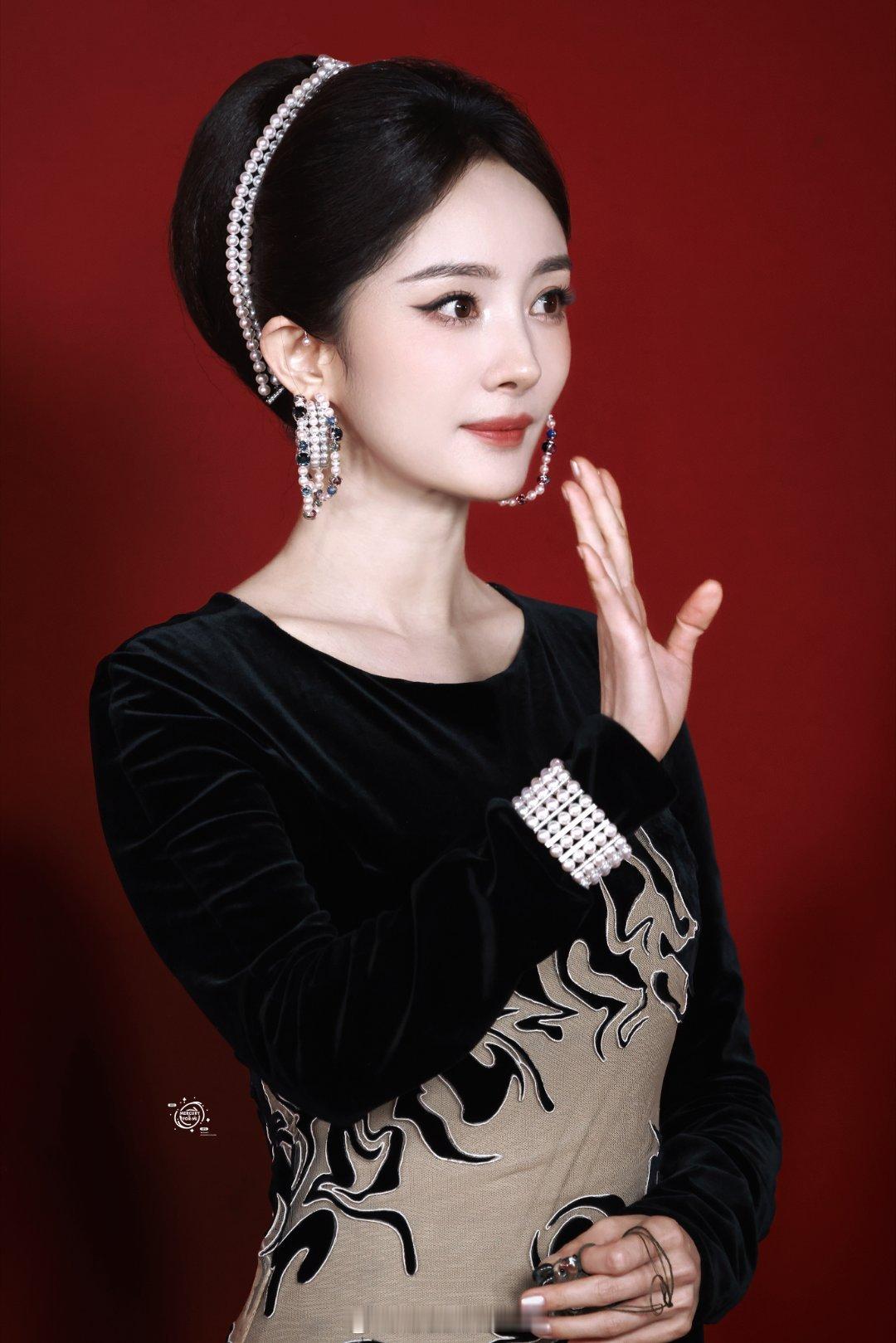 杨幂[超话] 冯湮儿🍀杨幂杨幂🍁冯娷冯湮儿🍀杨幂杨幂🍁冯娷冯湮儿🍀杨幂