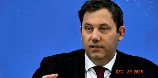 刚从中方访问回国的德国财政部长克林拜尔，在德国接受采访时警告说：我在中国已经亲眼