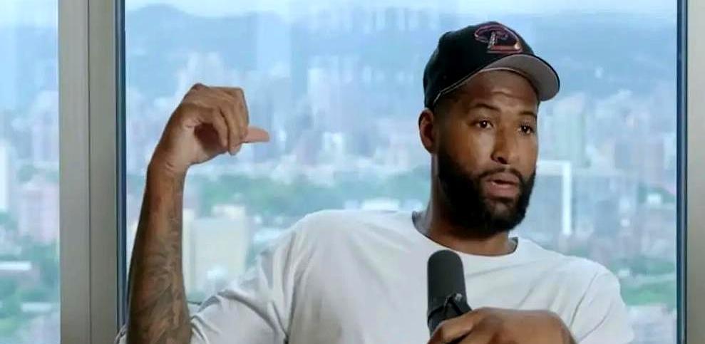 考辛斯骂他是快船“罪魁祸首”，结果老板反手给了他4年续约。
 
考辛斯在节目里开