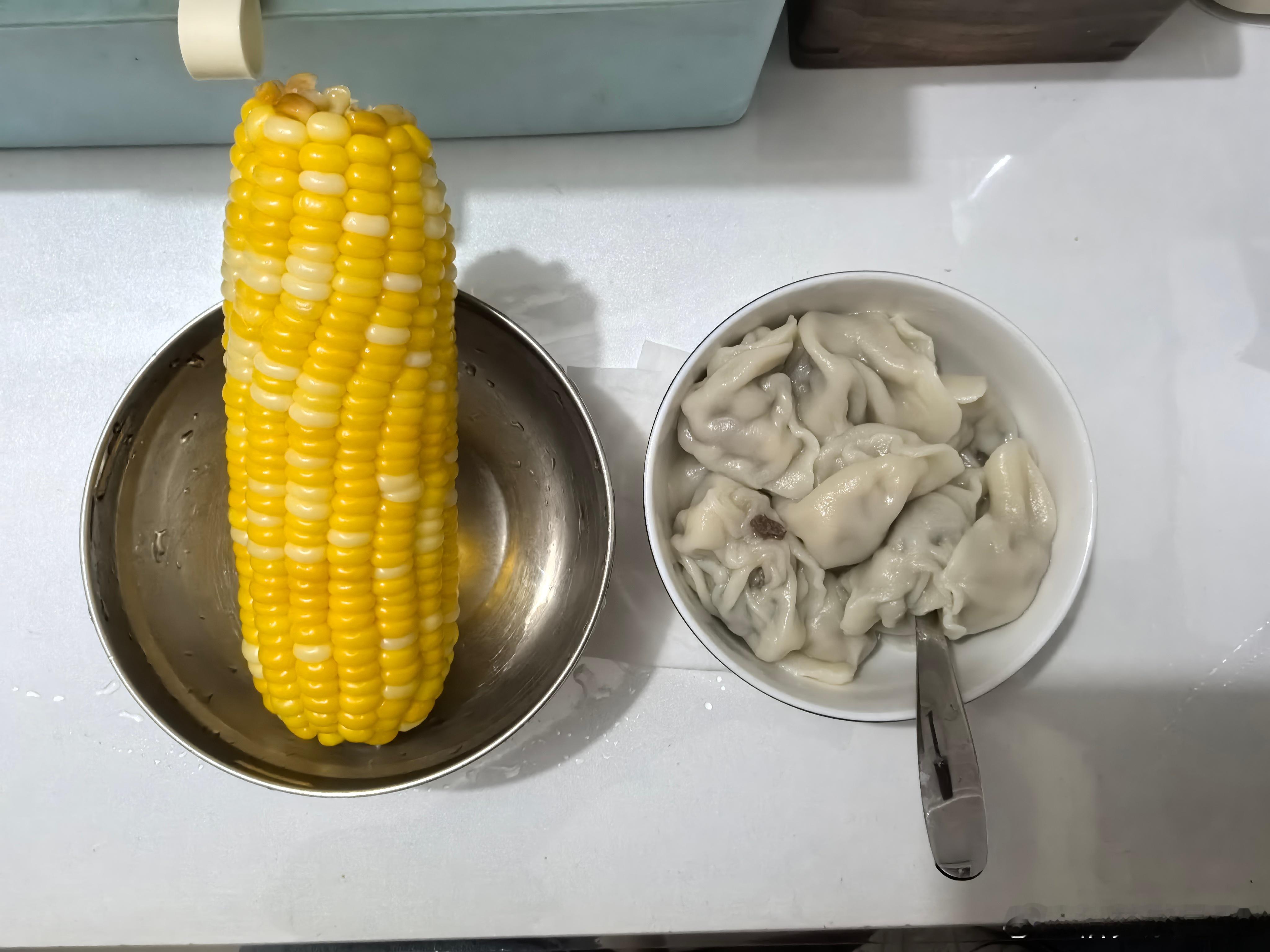 天天为吃饭发愁，晚上随便吃点，填饱肚子就好[嘻嘻][嘻嘻] 